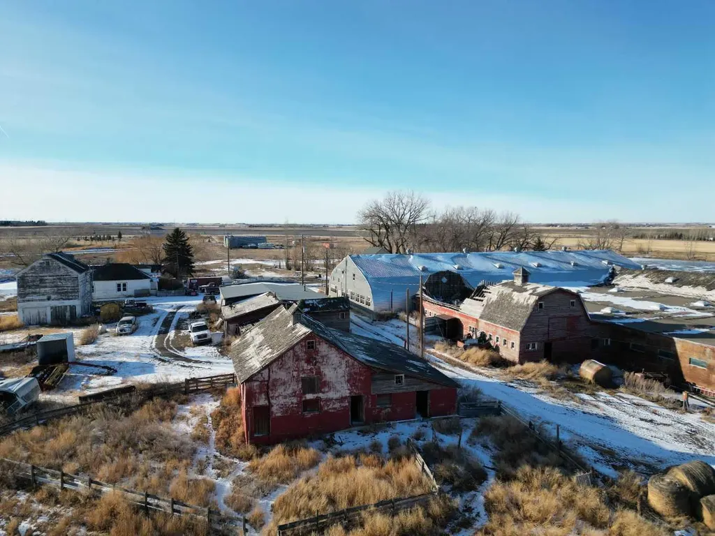 24 213032 Twp Road 94 Rural Lethbridge County AB T1J 5R2