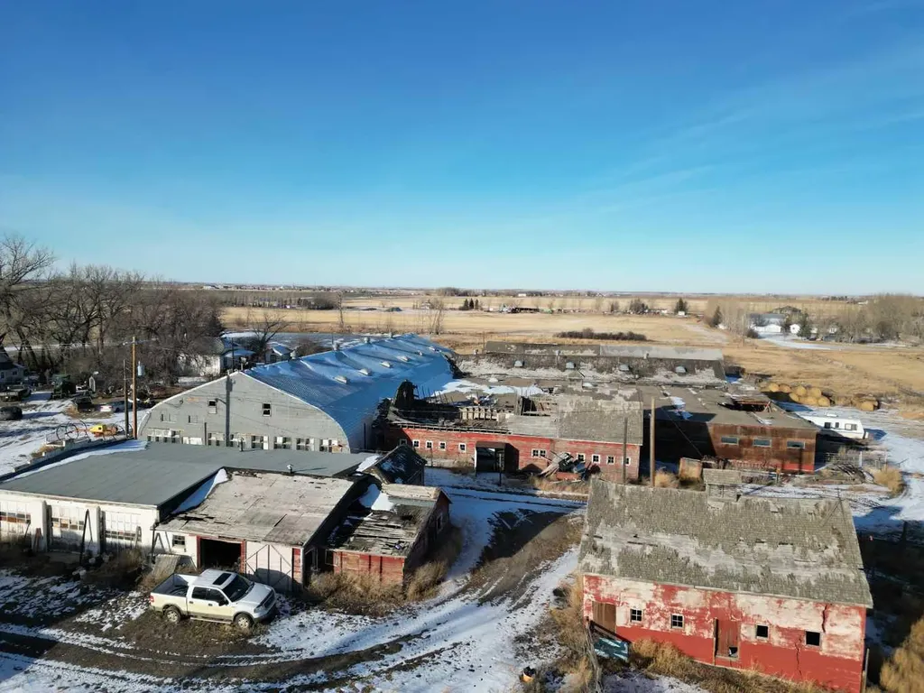 24 213032 Twp Road 94 Rural Lethbridge County AB T1J 5R2