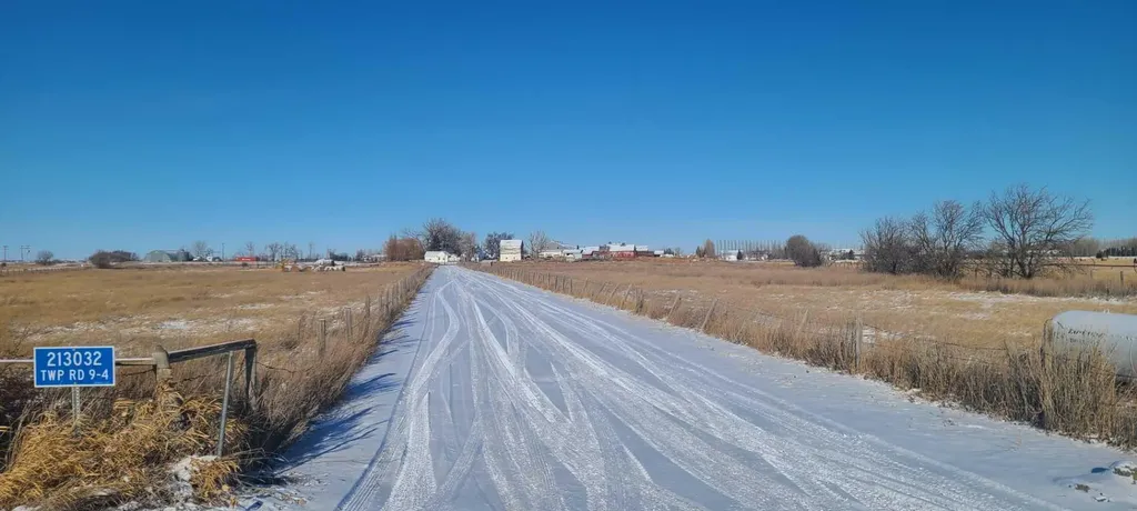 24 213032 Twp Road 94 Rural Lethbridge County AB T1J 5R2