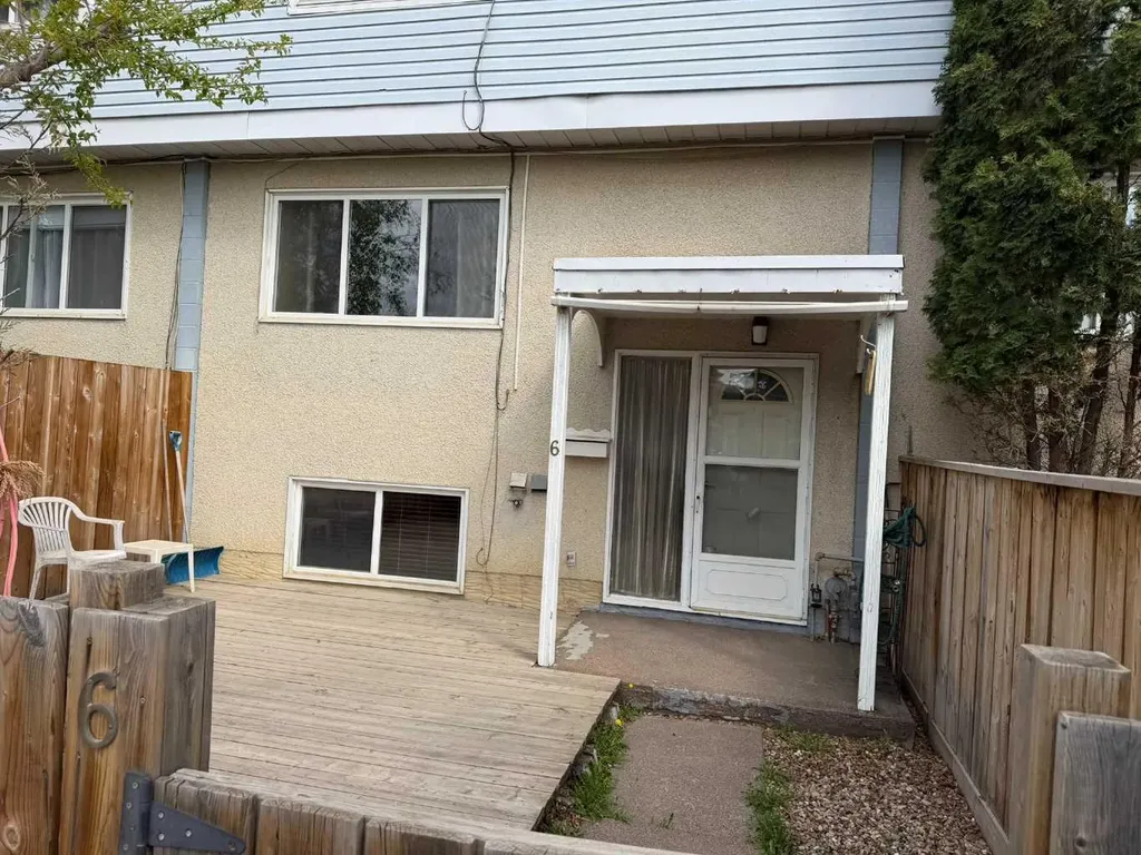 8808 96 Street Peace River AB T8S1G6
