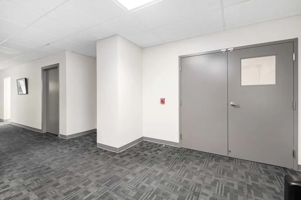 634 6 Avenue SW Calgary AB T2P 0S4