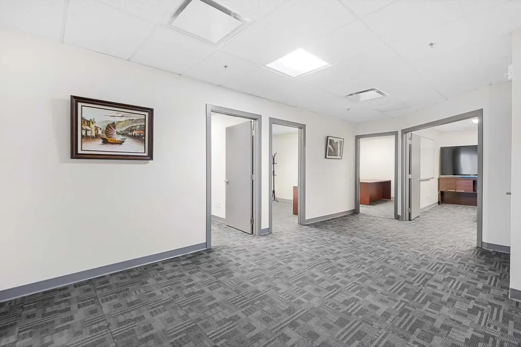 634 6 Avenue SW Calgary AB T2P 0S4