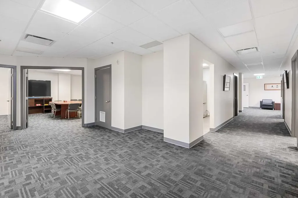 634 6 Avenue SW Calgary AB T2P 0S4