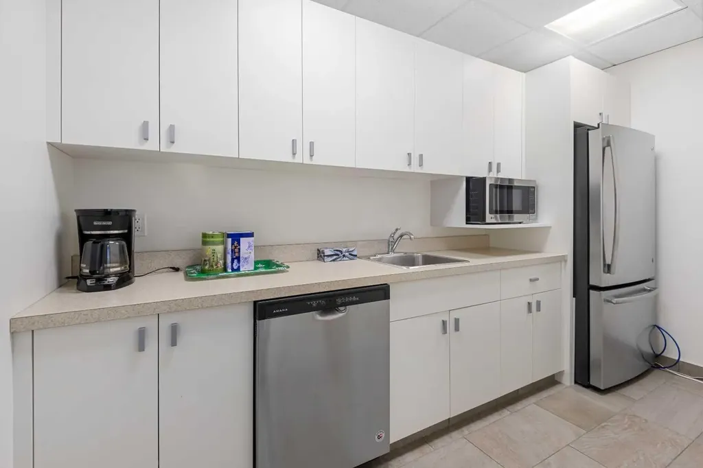 634 6 Avenue SW Calgary AB T2P 0S4