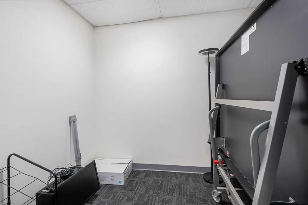 634 6 Avenue SW Calgary AB T2P 0S4