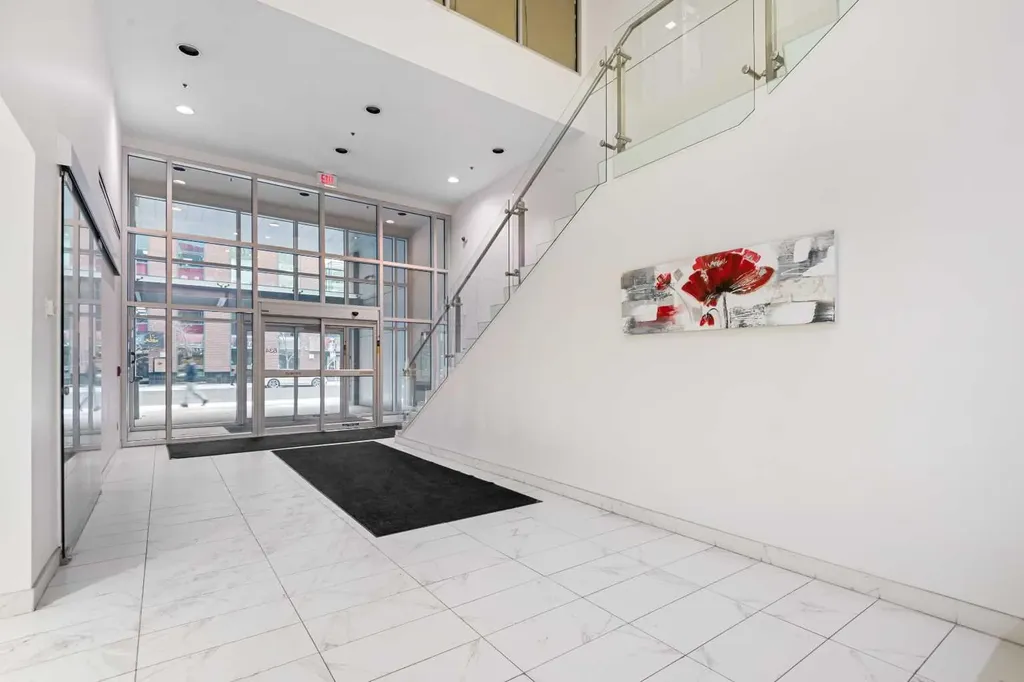 634 6 Avenue SW Calgary AB T2P 0S4