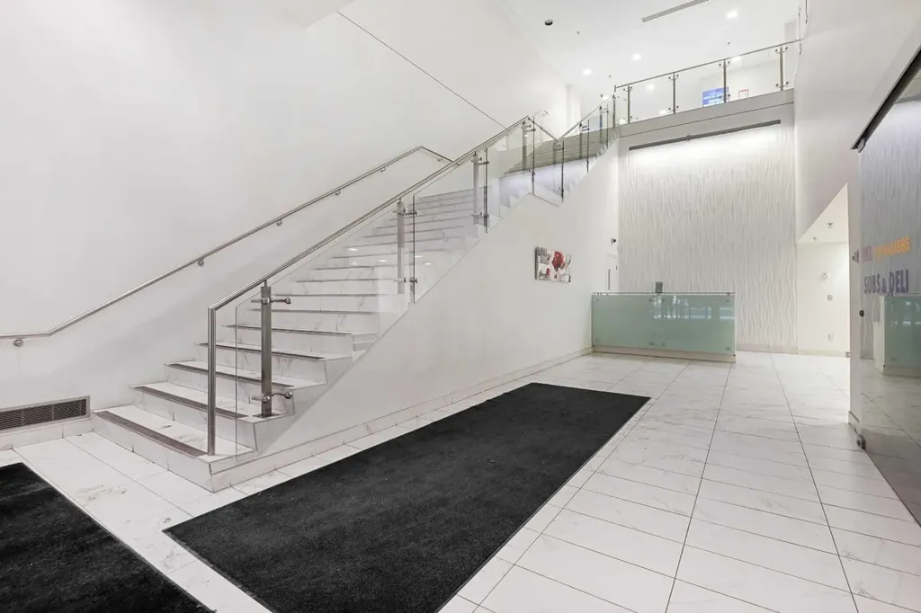634 6 Avenue SW Calgary AB T2P 0S4