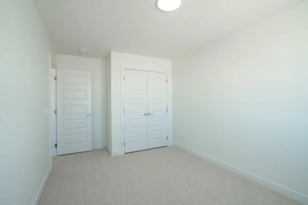 212 Lakewood Crescent Strathmore AB T0J 1Y0