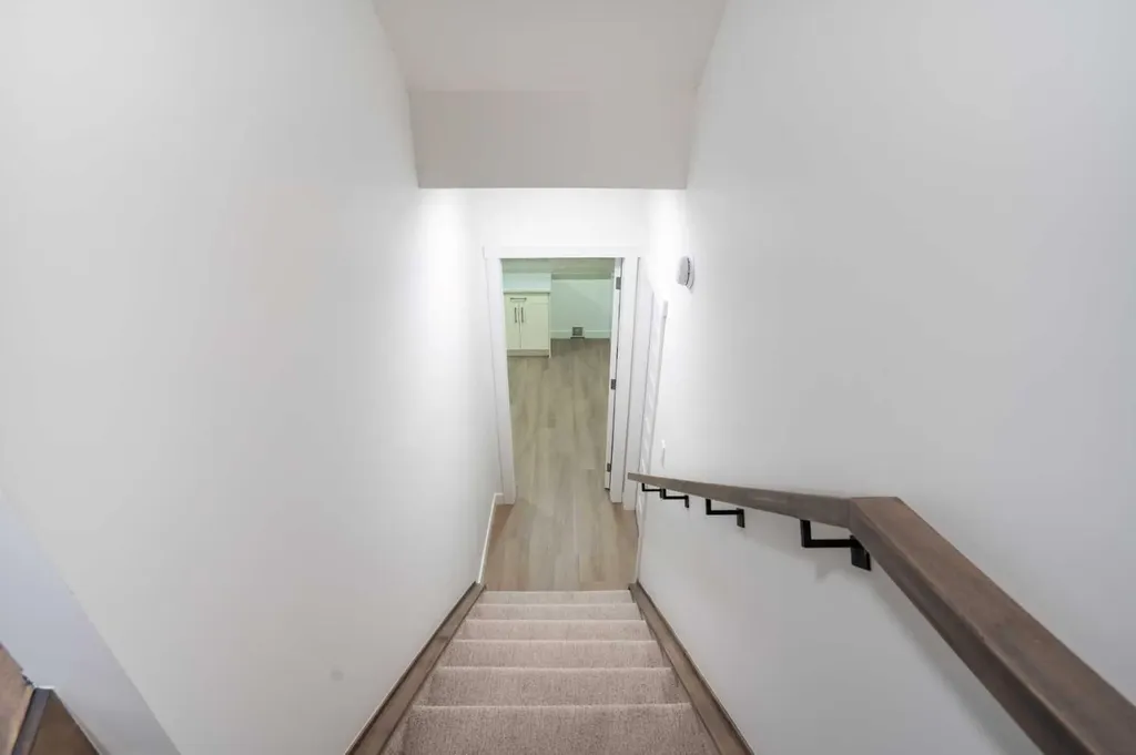 212 Lakewood Crescent Strathmore AB T0J 1Y0