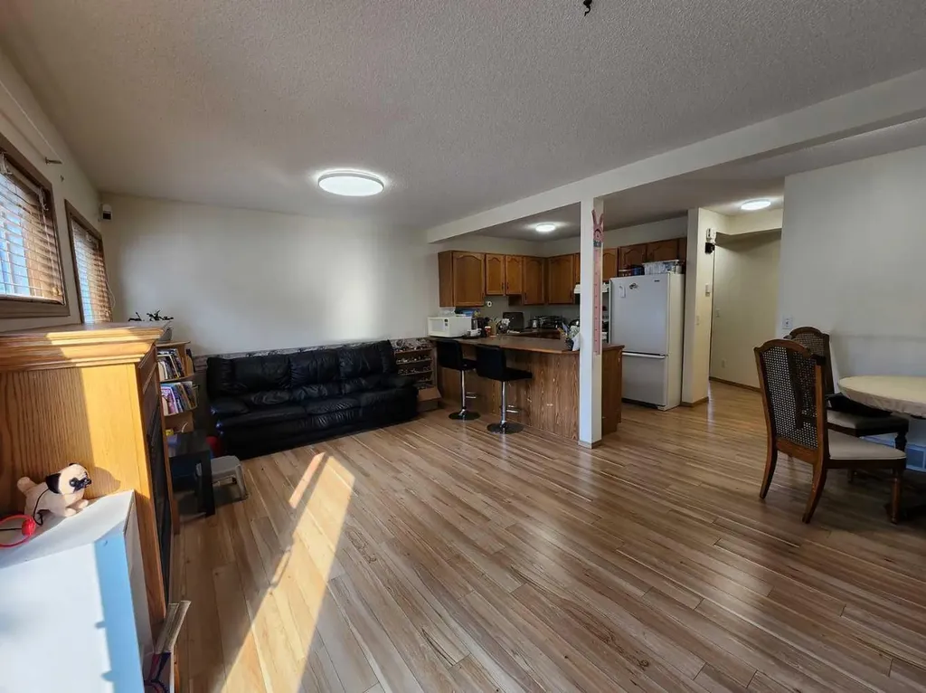 9 Country Hills Rise NW Calgary AB T3K 4S7