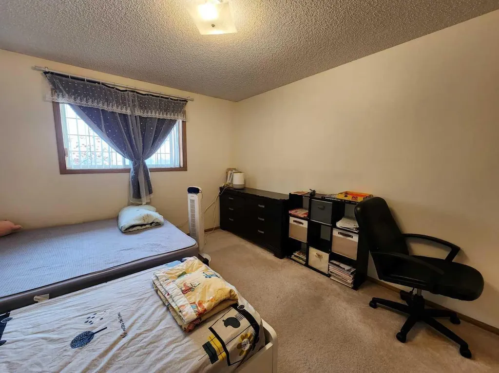 9 Country Hills Rise NW Calgary AB T3K 4S7