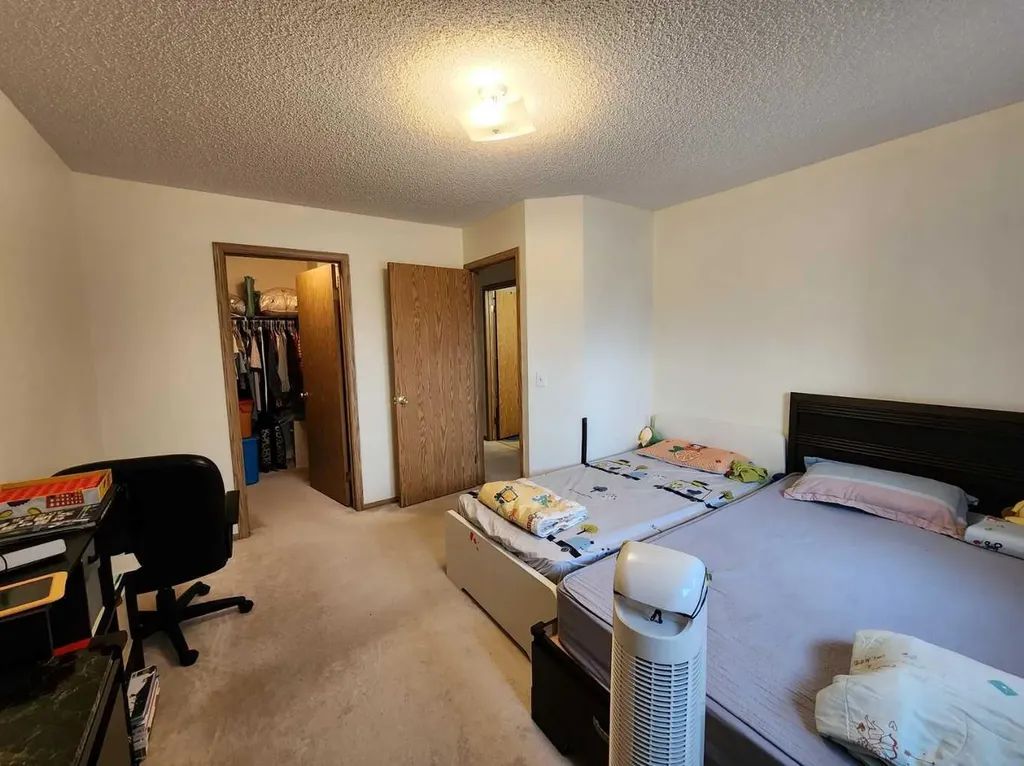 9 Country Hills Rise NW Calgary AB T3K 4S7