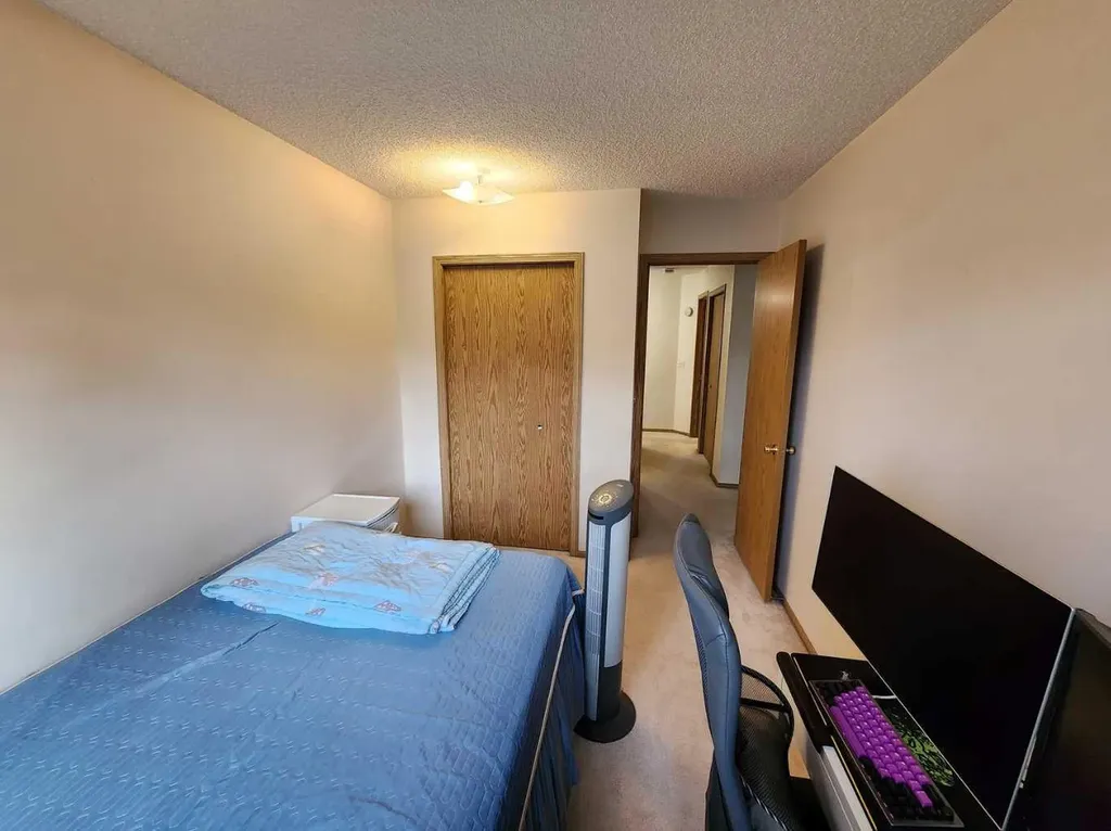 9 Country Hills Rise NW Calgary AB T3K 4S7