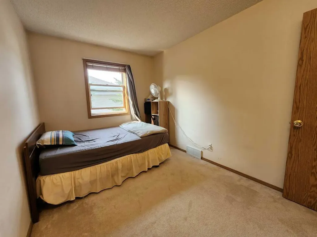 9 Country Hills Rise NW Calgary AB T3K 4S7