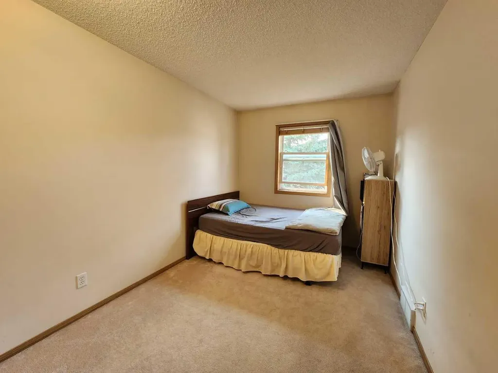 9 Country Hills Rise NW Calgary AB T3K 4S7