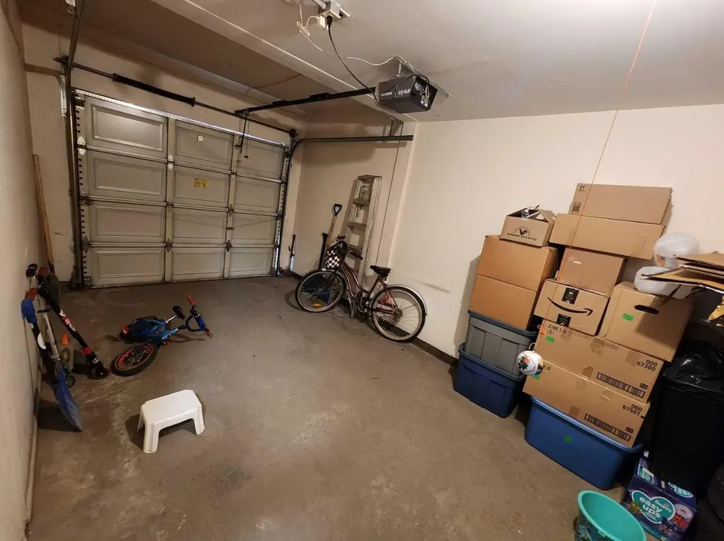 9 Country Hills Rise NW Calgary AB T3K 4S7