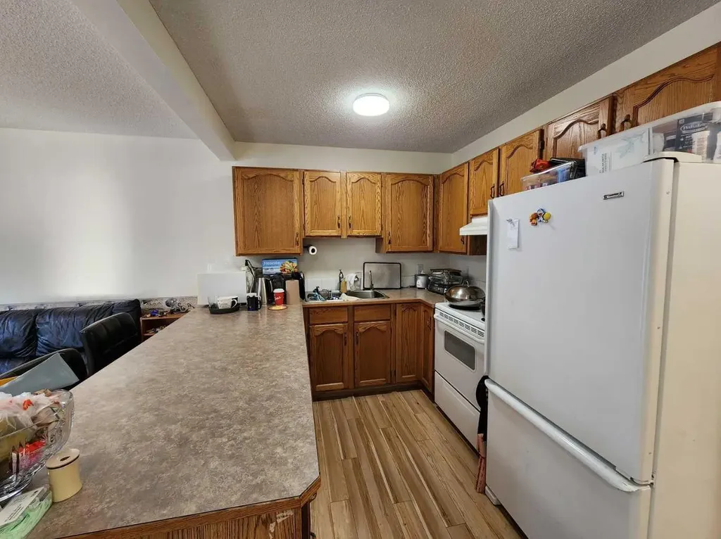9 Country Hills Rise NW Calgary AB T3K 4S7