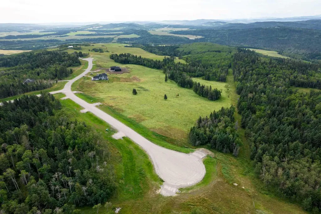 256142 Whiskey Springs Hill W Rural Foothills County AB T0L 1W4