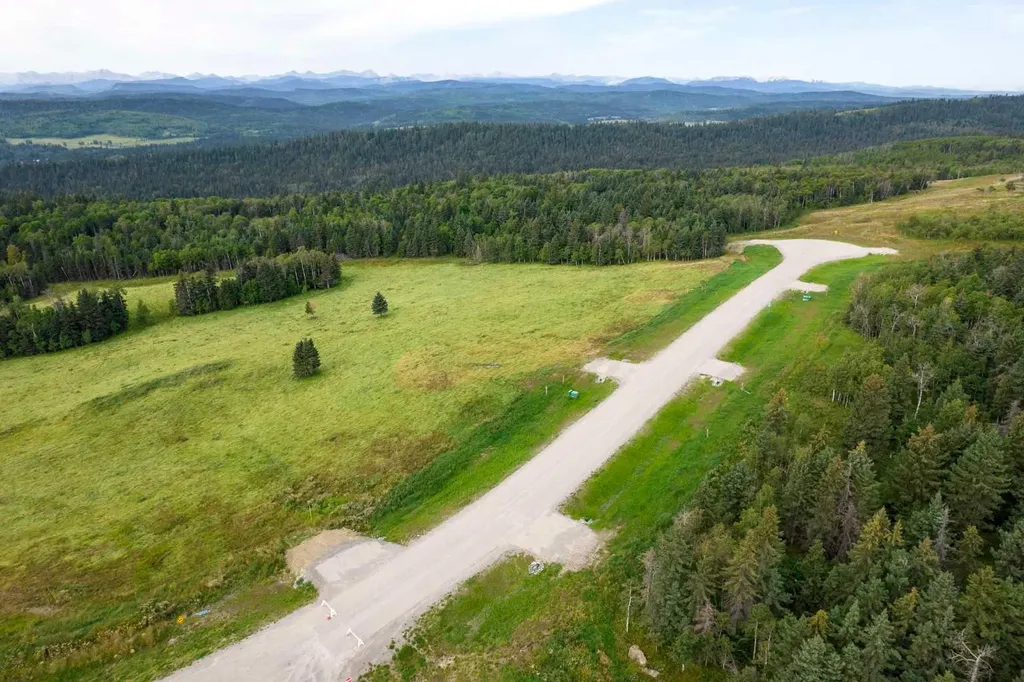 256142 Whiskey Springs Hill W Rural Foothills County AB T0L 1W4