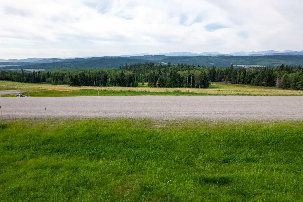 256142 Whiskey Springs Hill W Rural Foothills County AB T0L 1W4