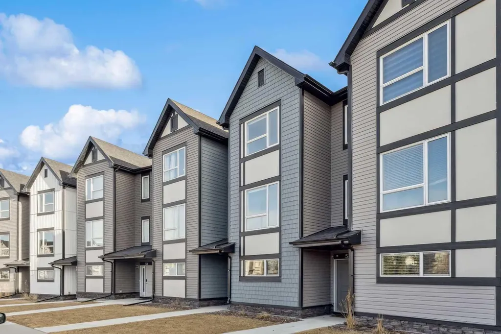 54 Evanscrest Manor NW Calgary AB T3P2A3