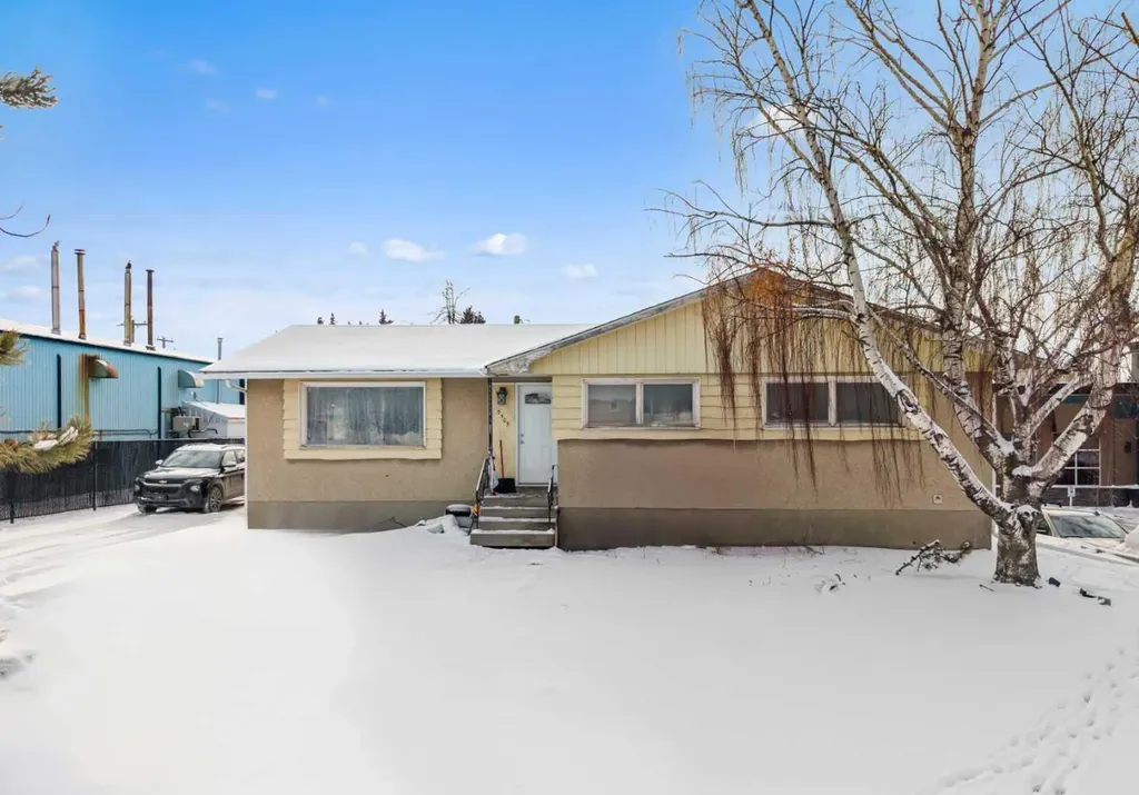 5505, 5509, 5513, 5517 46 Street Olds AB T4H 1H5