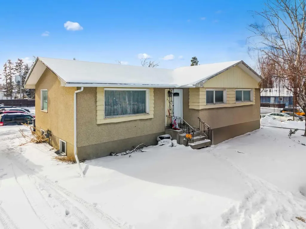 5505, 5509, 5513, 5517 46 Street Olds AB T4H 1H5