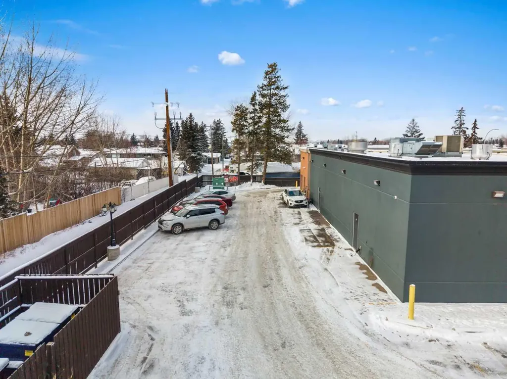5505, 5509, 5513, 5517 46 Street Olds AB T4H 1H5