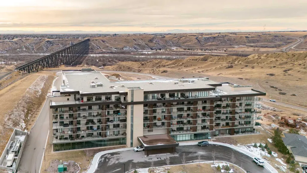 102 Scenic Drive N Lethbridge AB T1J 4L3