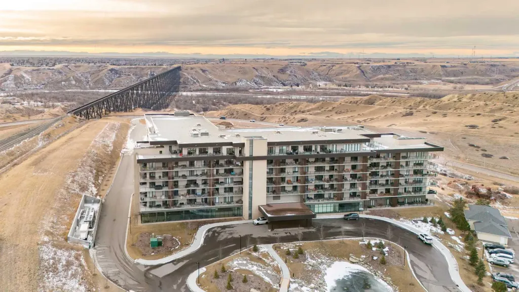 102 Scenic Drive N Lethbridge AB T1J 4L3