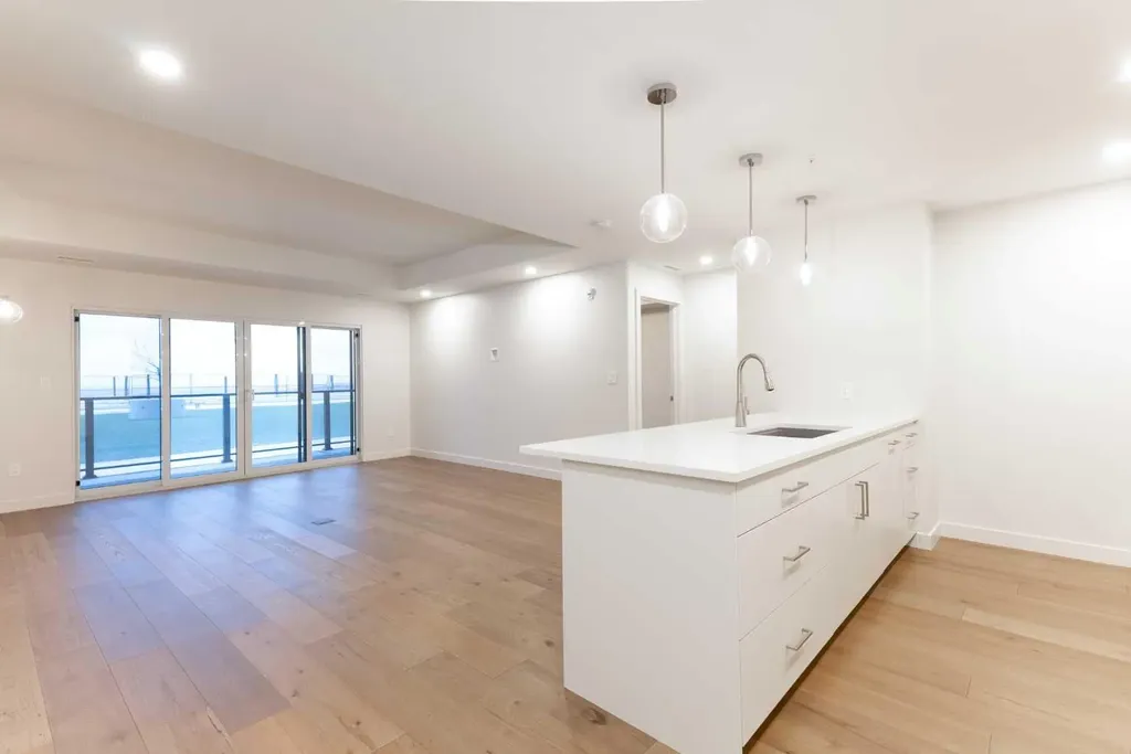 102 Scenic Drive N Lethbridge AB T1J 4L3