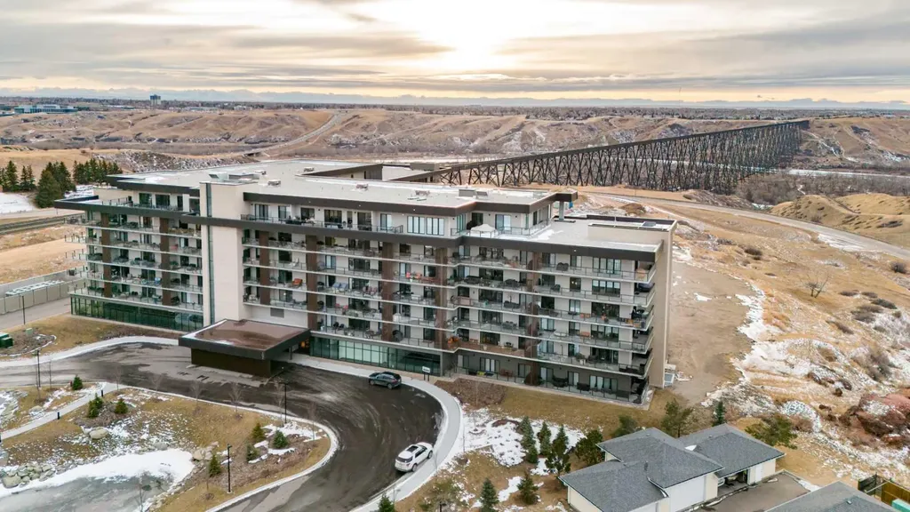 102 Scenic Drive N Lethbridge AB T1J 4L3