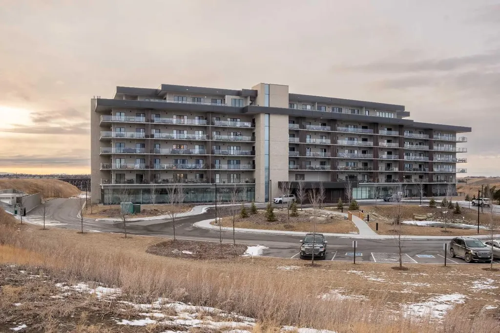 102 Scenic Drive N Lethbridge AB T1J 4L3