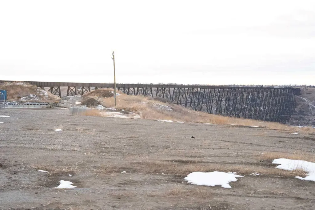 102 Scenic Drive N Lethbridge AB T1J 4L3