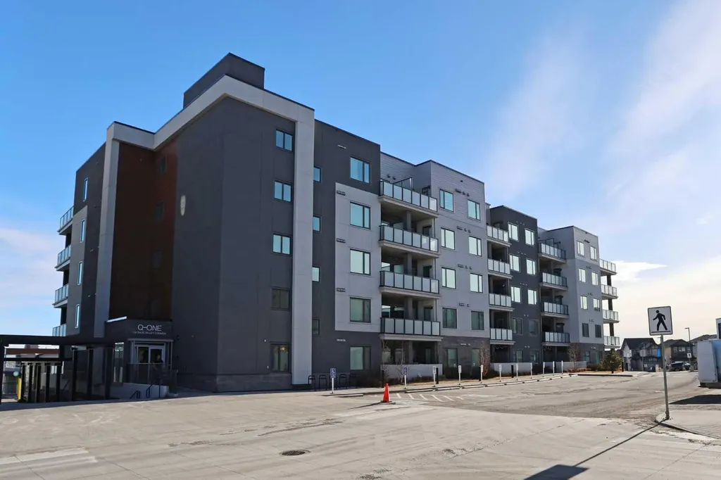 138 Sage Valley Common NW Calgary AB T3R 1X7