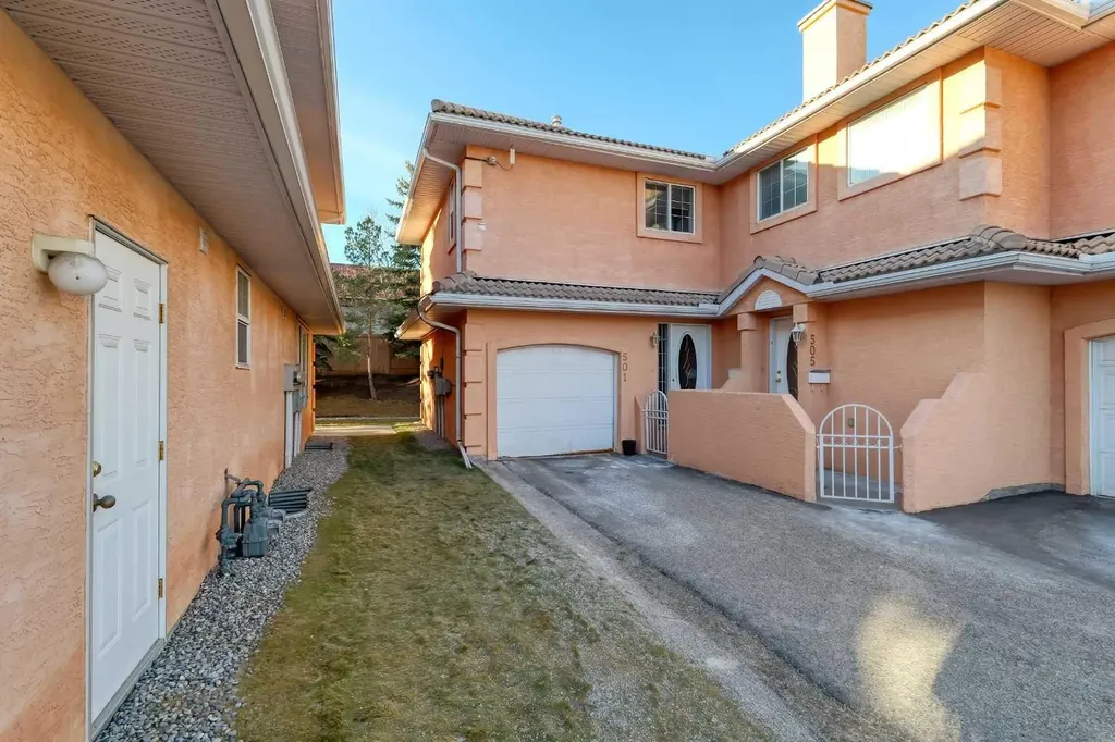 501 Coral Cove NE Calgary AB T3J 3Y9