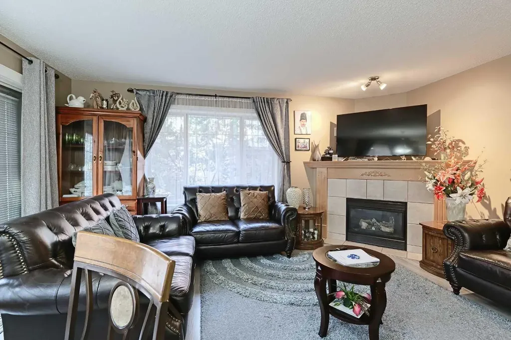 501 Coral Cove NE Calgary AB T3J 3Y9