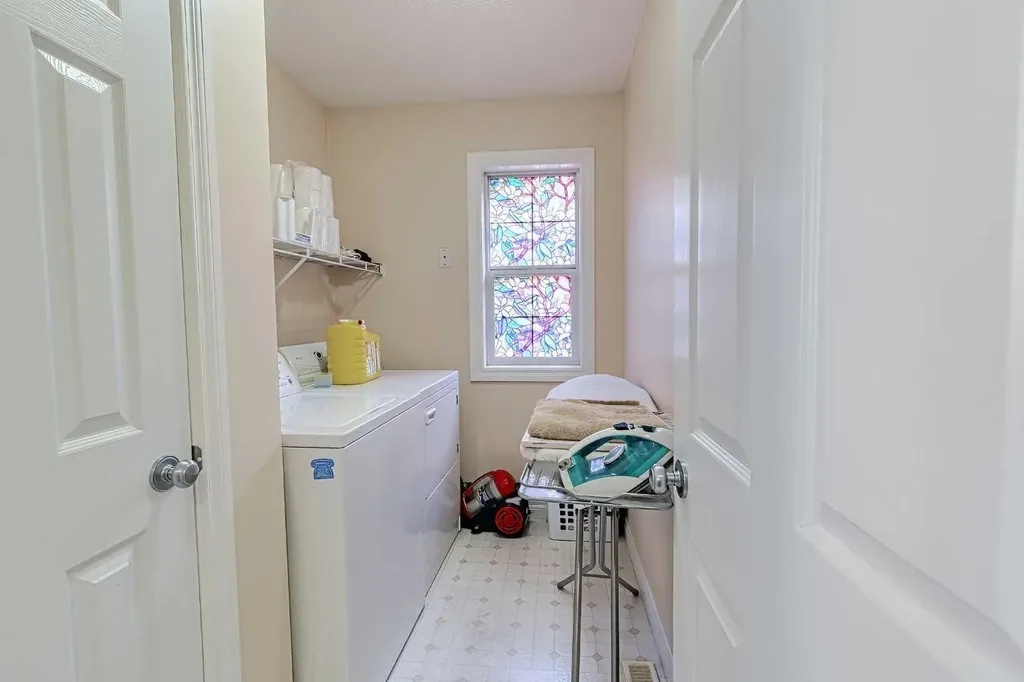 501 Coral Cove NE Calgary AB T3J 3Y9