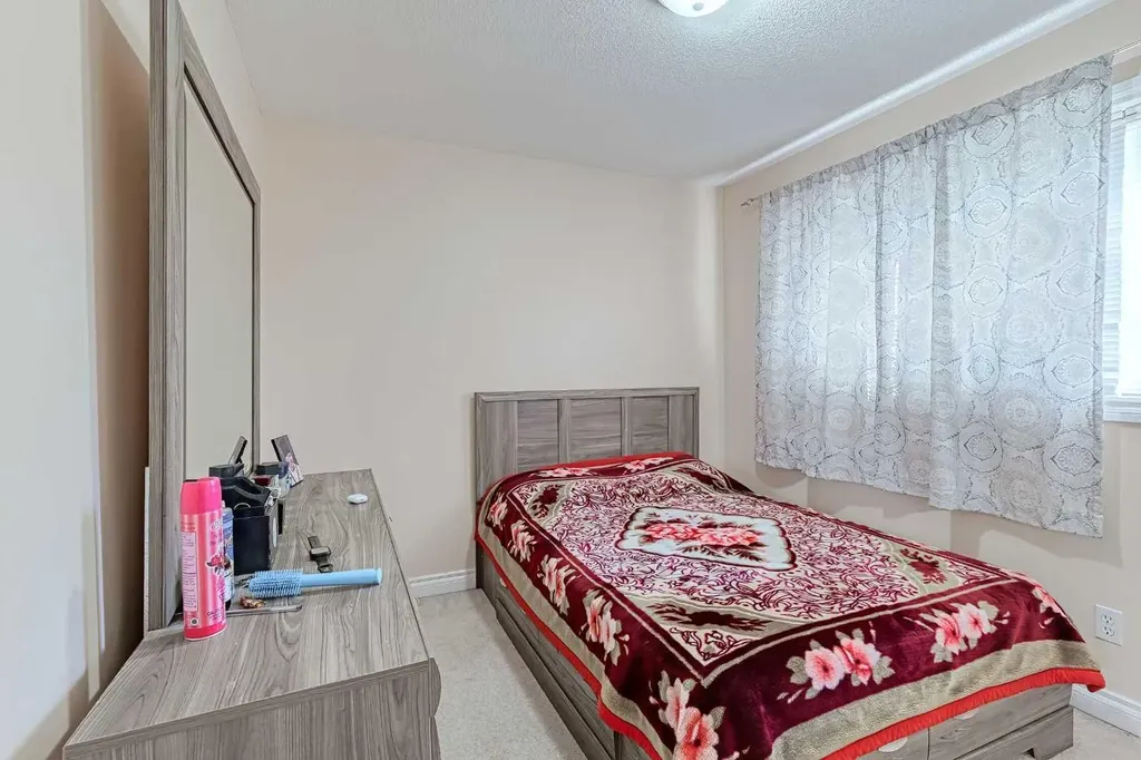 501 Coral Cove NE Calgary AB T3J 3Y9