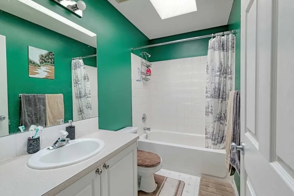 501 Coral Cove NE Calgary AB T3J 3Y9