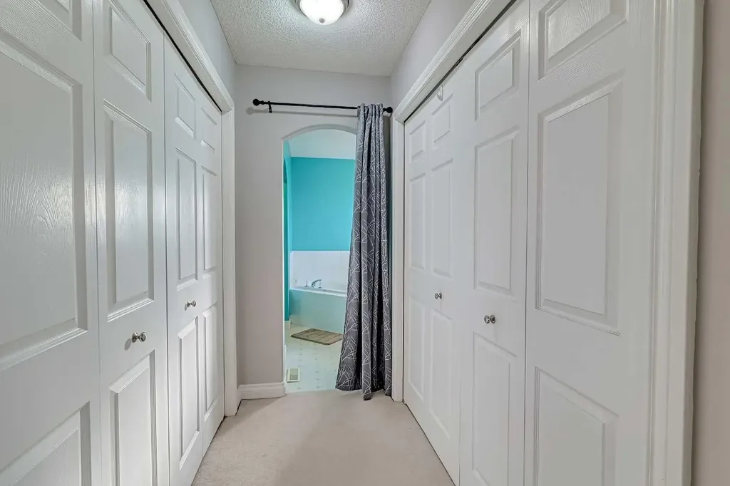501 Coral Cove NE Calgary AB T3J 3Y9