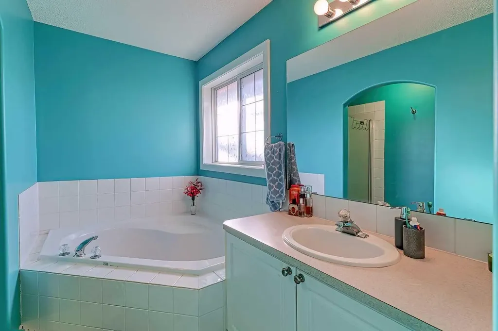 501 Coral Cove NE Calgary AB T3J 3Y9