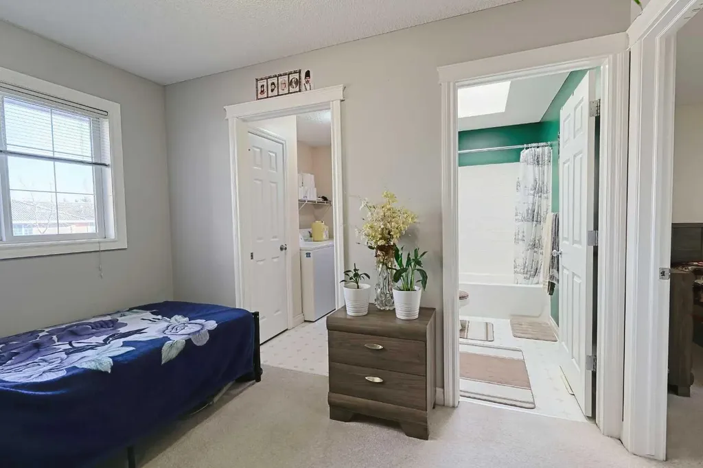 501 Coral Cove NE Calgary AB T3J 3Y9