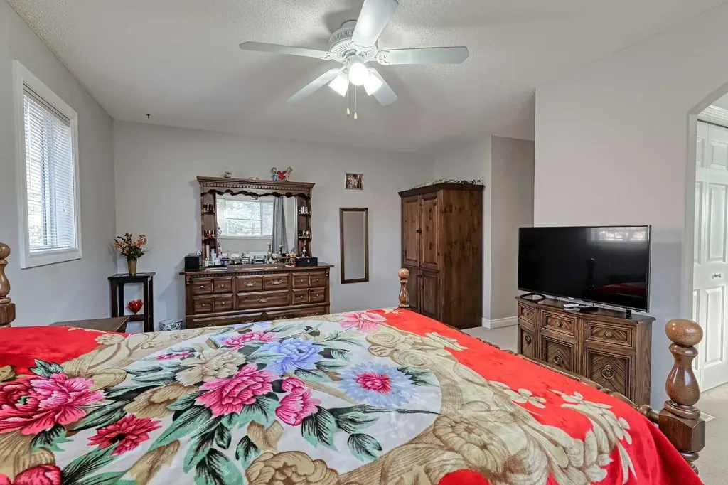 501 Coral Cove NE Calgary AB T3J 3Y9