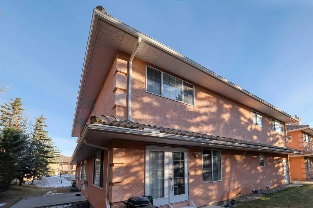 501 Coral Cove NE Calgary AB T3J 3Y9