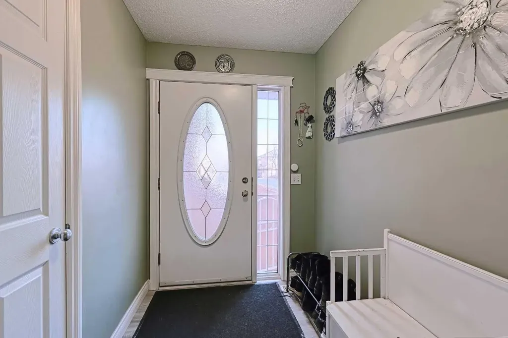 501 Coral Cove NE Calgary AB T3J 3Y9