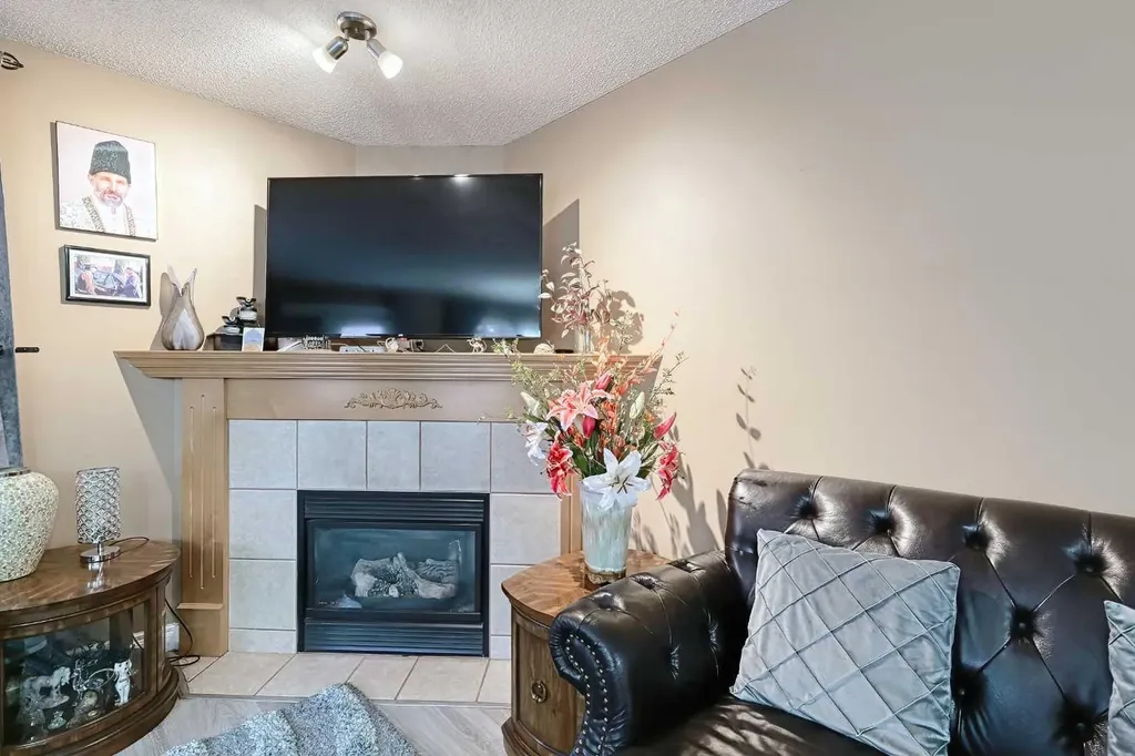 501 Coral Cove NE Calgary AB T3J 3Y9