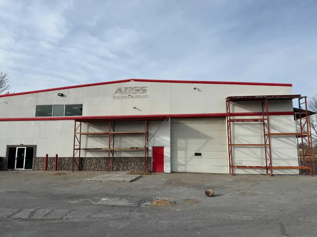 3296 44 Avenue SE Calgary AB T2B 3J9
