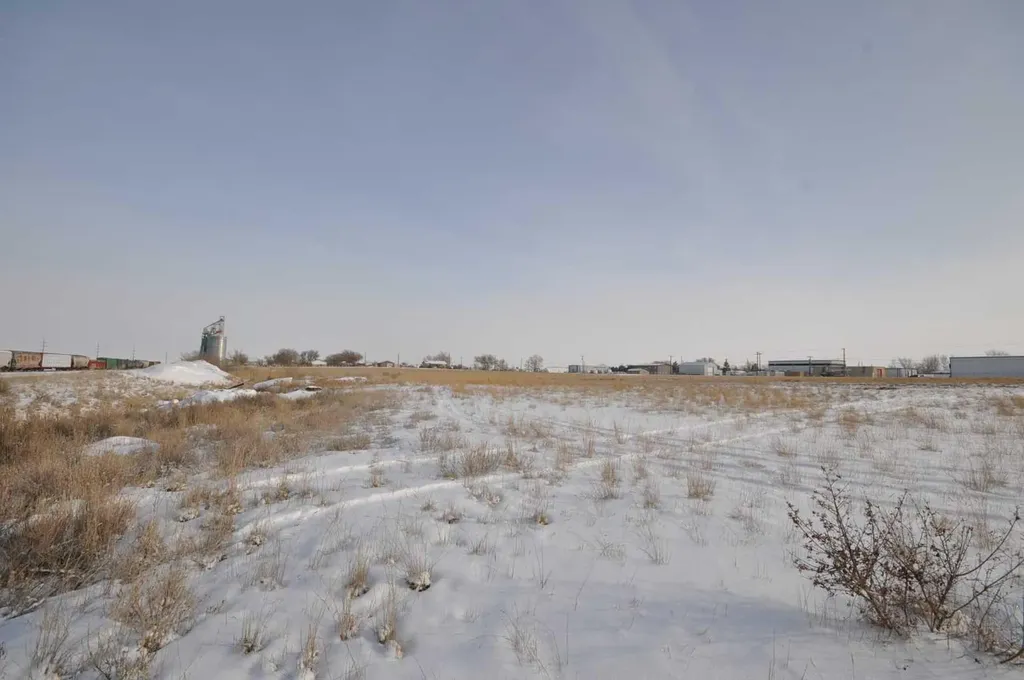 647 2 Avenue Dunmore AB T1B 0K3