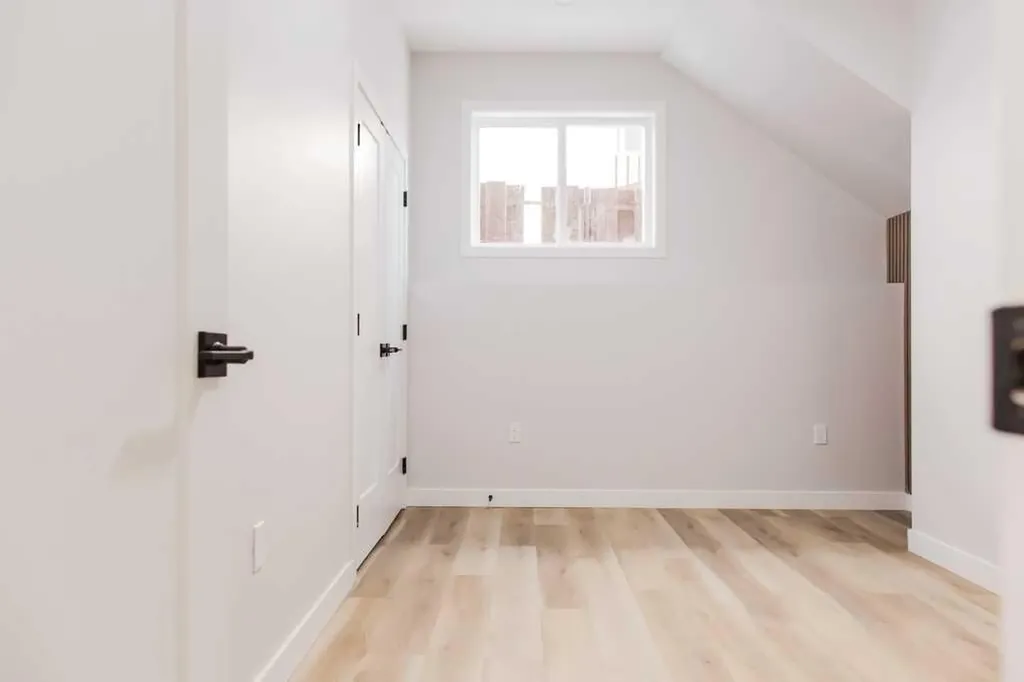 9403 100 Avenue Grande Prairie AB T8V 0S8